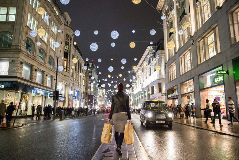 shopper-shopping-gifts