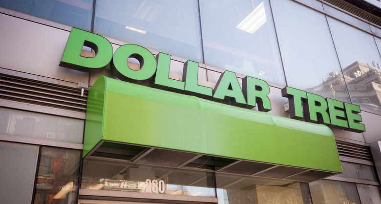 dollar tree exterior storefront