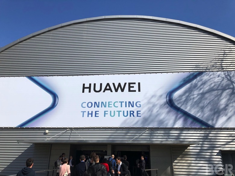 huawei-mate-x-mwc-2019-event-2