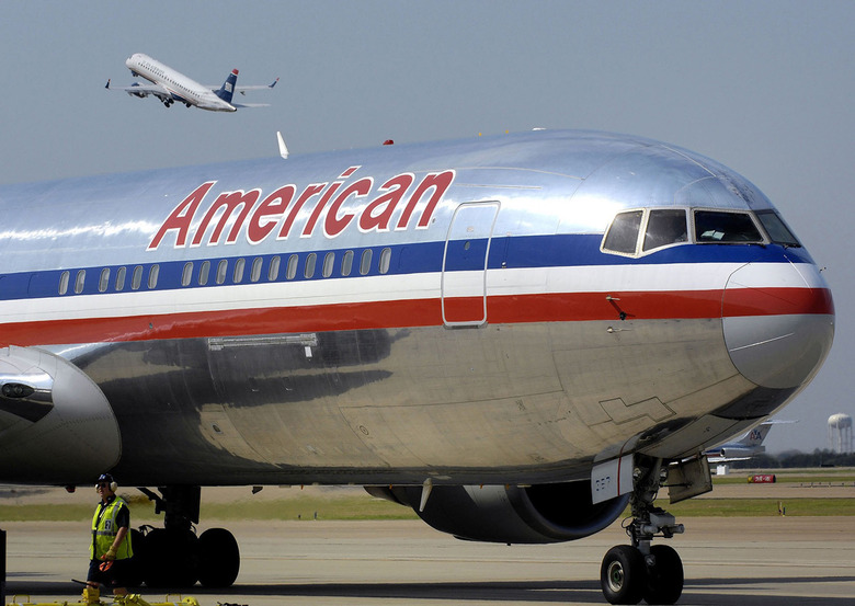 american airlines plane