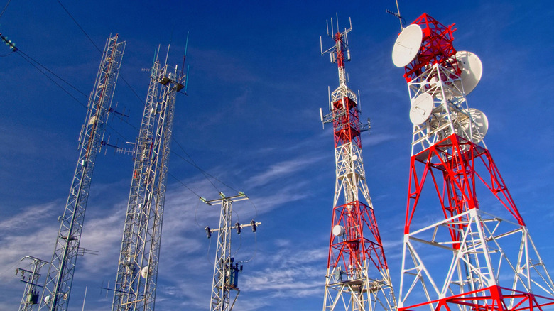 5g-cell-tower