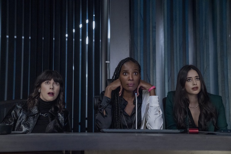 Andrea Rosen (Lucy), Zainab Johnson (Aleesha), Jeanine Mason (Karina) in Upload.