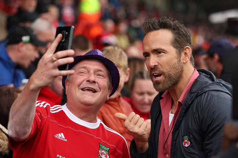Ryan Reynolds with fans