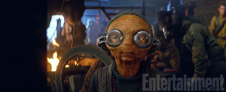star-wars-force-awakens-maz-kanata-official-photo