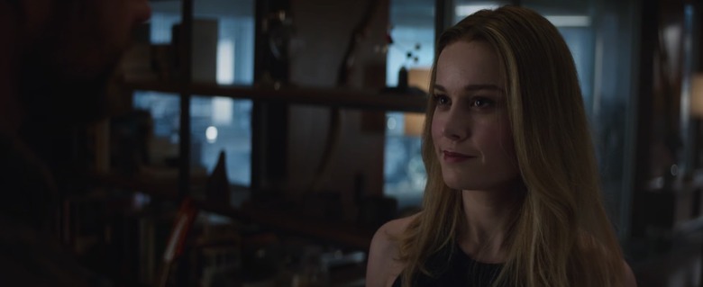avengers-endgame-special-look-thor-hammer-captain-marvel-scene
