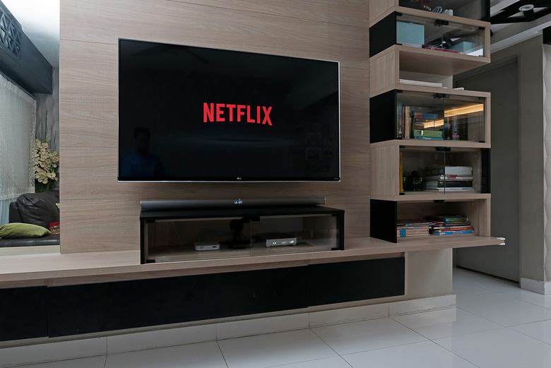 netflix-sign-tv