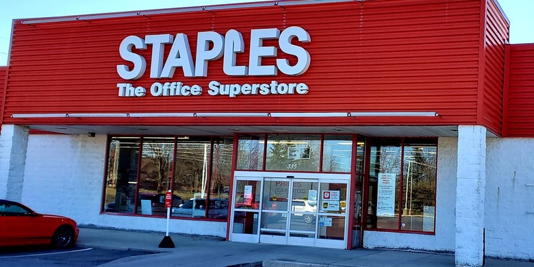 Staples storefront.