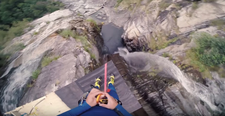 200-feet-fump-water-video