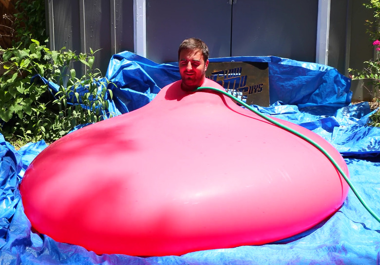 giant-water-balloon-video