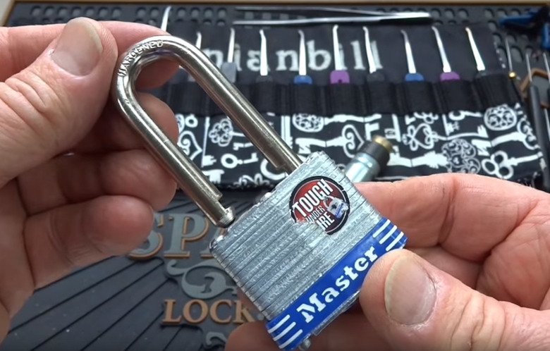 crack-master-lock-video