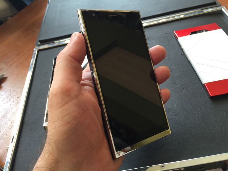 turing phone 1