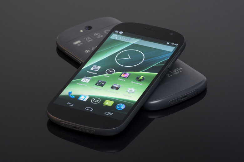 YotaPhone-2-3