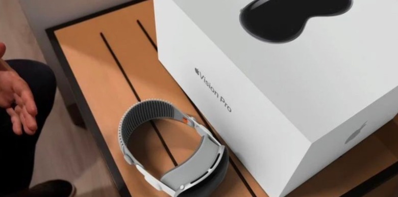 apple-vision-pro-box-render-bgr-1