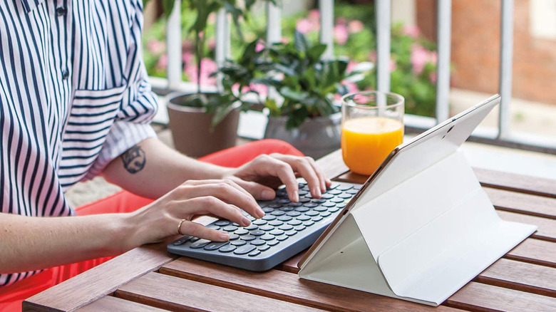 Logitech K380