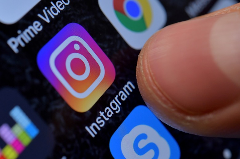 Smartphone Apps, Kaarst, Germany - 08 Nov 2017