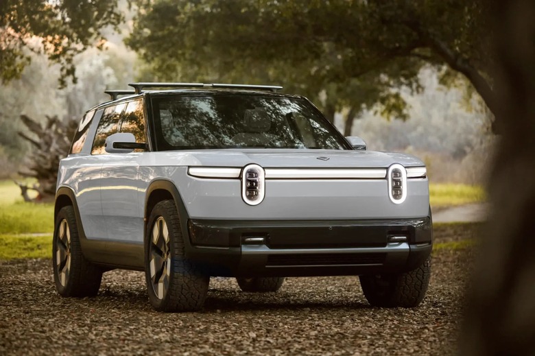 rivian-r2-white