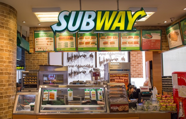 subway-restaurant-chicken