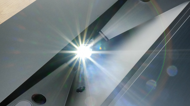 BenQ V7050i Lens