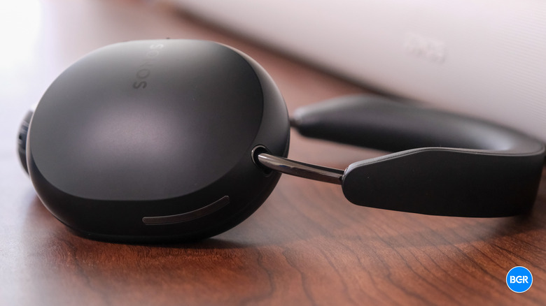 Build of the Sonos Ace headphones