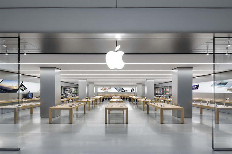 Apple Store Queens Center Mall
