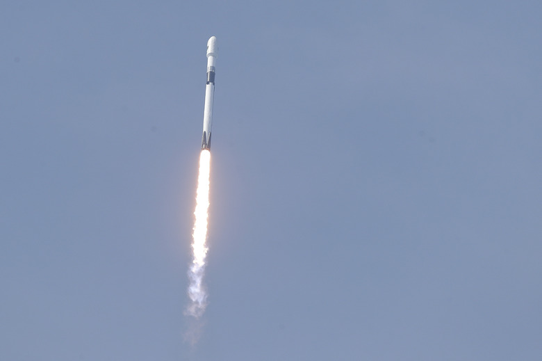 falcon 9 spacex reusable rocket booster