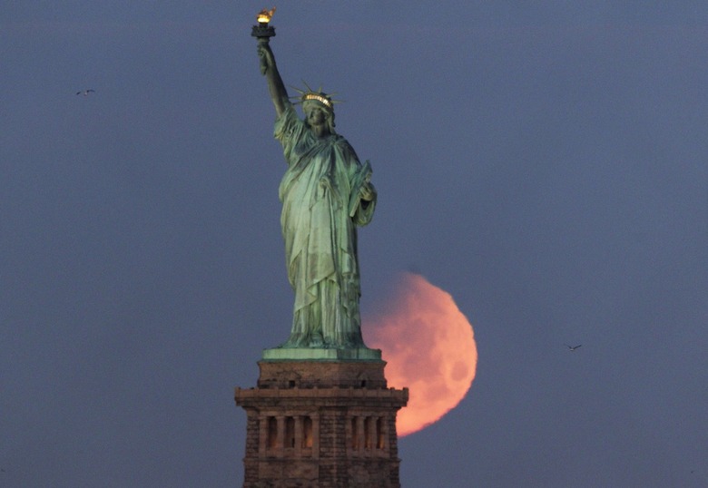 Super Blue Blood Moon in New York, USA - 31 Jan 2018
