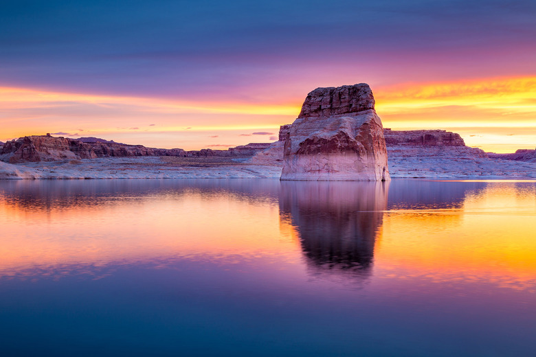 rockslides in Lake Powell help the canyon widen