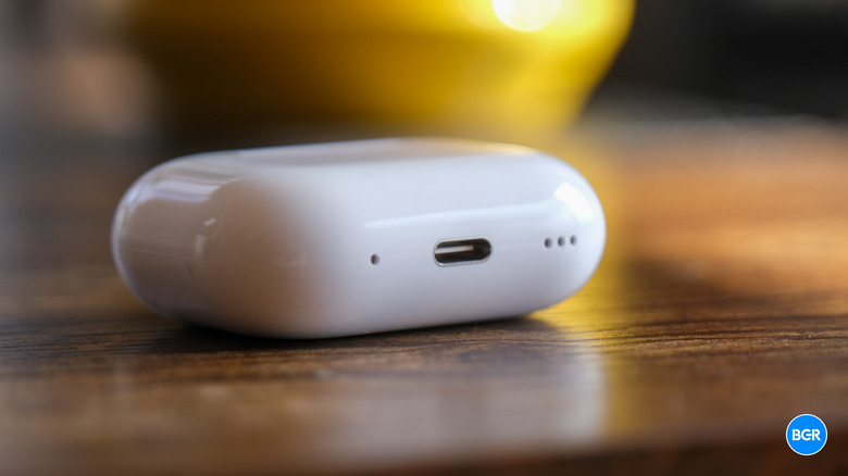 AirPods Pro USB-C Port
