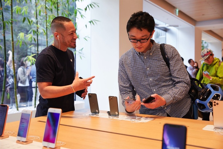 iphone-11-in-store-launch