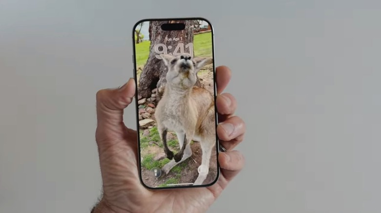 iOS 26 Lock Screen