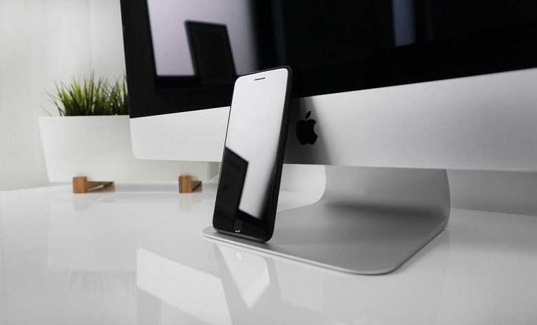 iphone-7-sign-apple