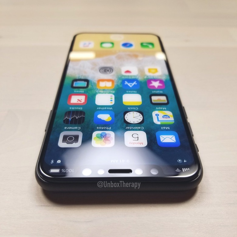 iphone-8-dummy-unit-unbox-therapy-3