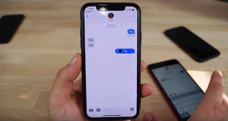 iphone-black-dot-message-bug