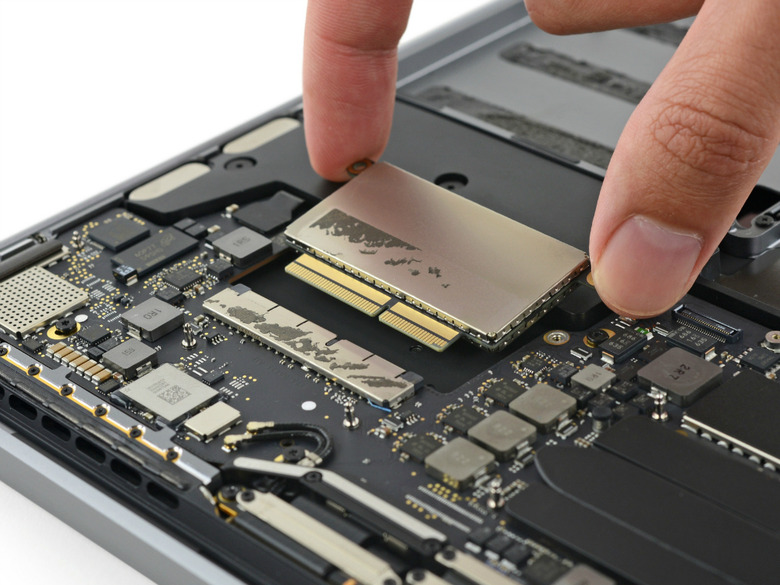 macbook-pro-late-2016-ssd-upgrade-ifixit-teardown-2
