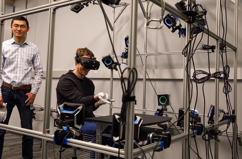 mark-zuckerberg-oculus-vr-gloves