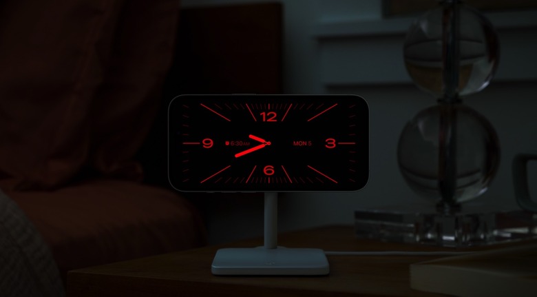 iPhone in StandBy at night? Please, no!