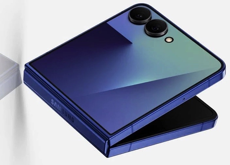 Purported Galaxy Z Flip 7 press photo.