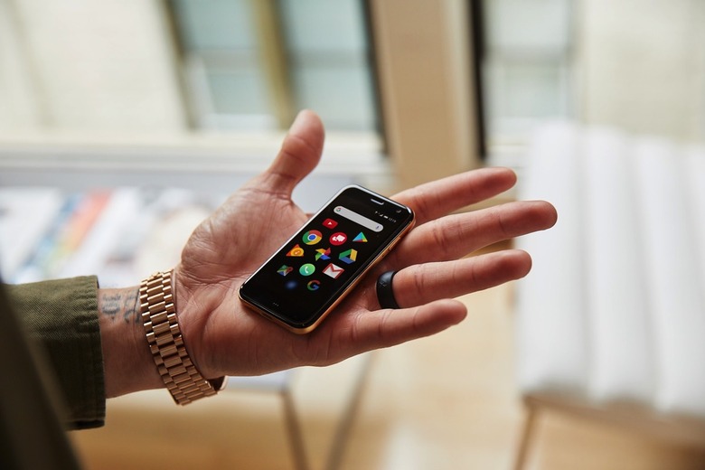 palm-phone-2018-phone-4