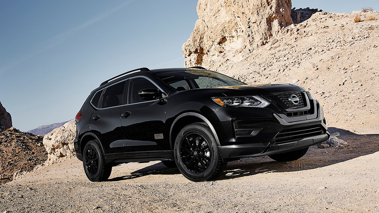 2017-nissan-rogue-one-star-wars-edition-black