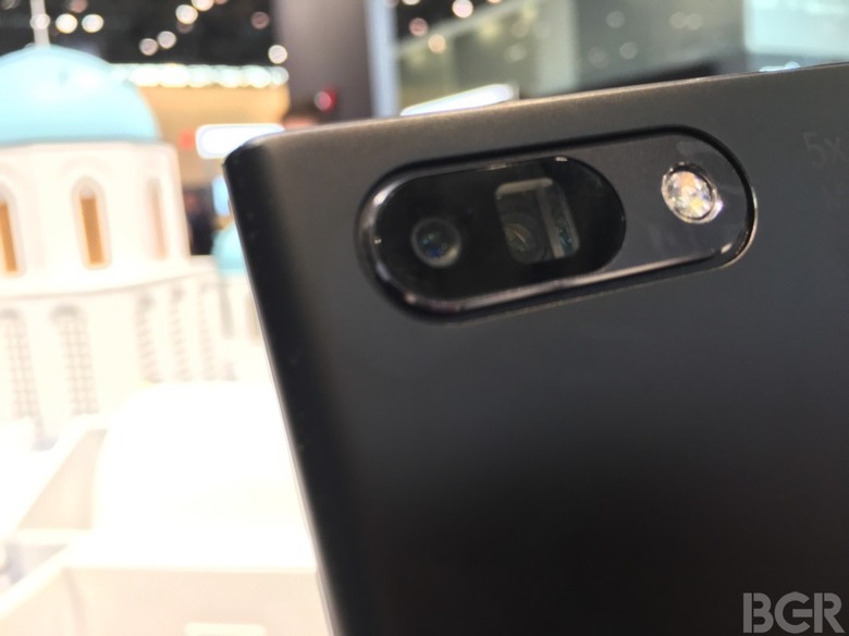 oppo-dual-camera-zoom-mwc-2017-hands-on-6