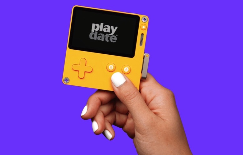 playdate-handheld-console-1