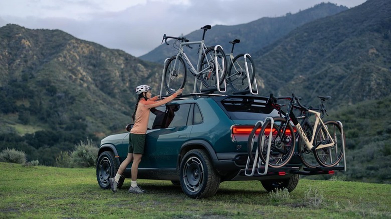 rivian-r3x-bike-racks