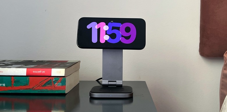 Satechi Qi2 wireless charging stand review