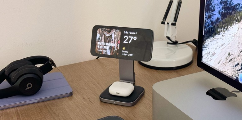 satechi-q2-wireless-charging-stand-bgr-4