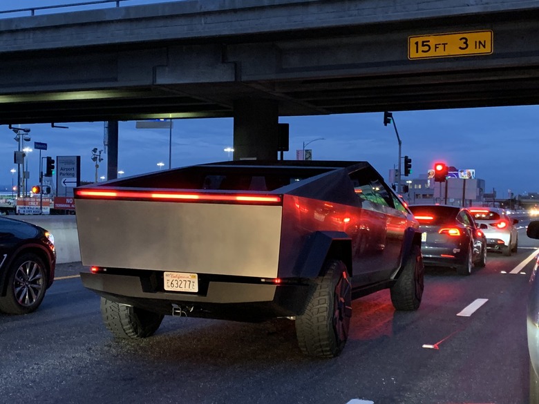 tesla-cybertruck