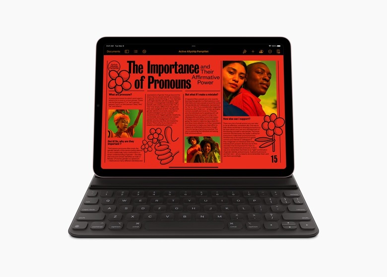 iPad Air 5 with Smart Folio Keyboard