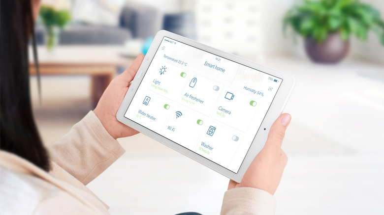 Smart home devices control on a tablet app