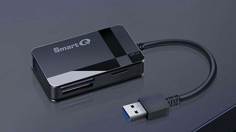 Smart Q SD card reader with USB-A plug