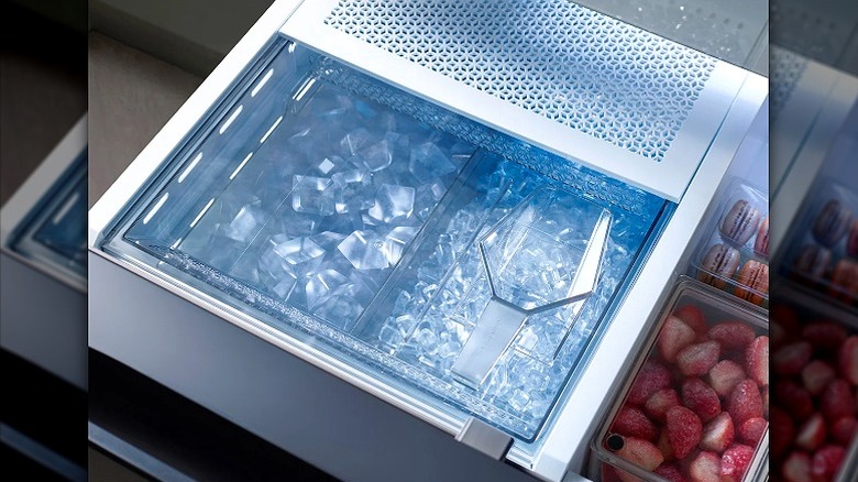 Ice box of a refrigerator