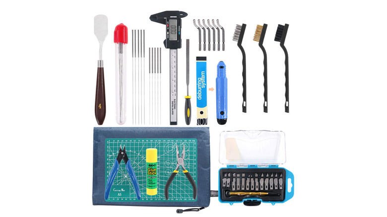 Contents of a complete 3D printer toolkit
